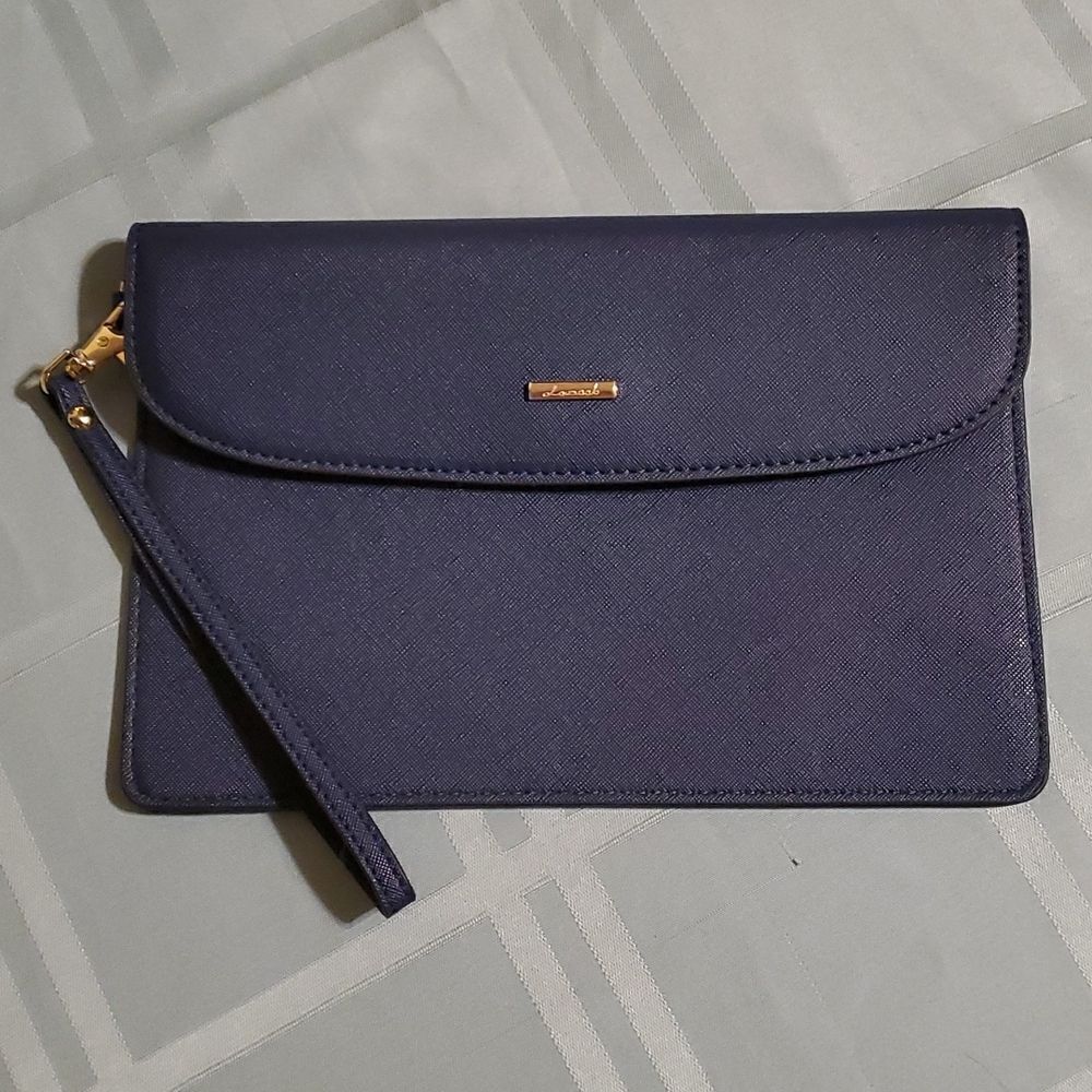 Lovevook Women’s NAVY Wristlet